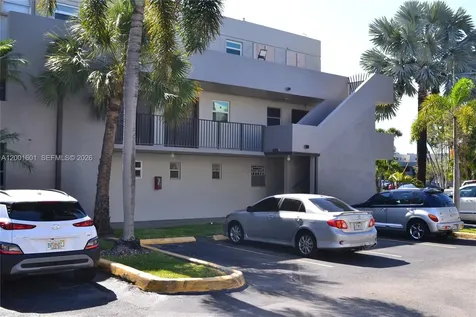 220 NW 87th Avenue Miami FL 33172