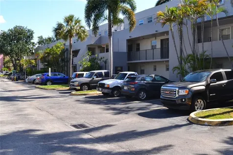 220 NW 87th Avenue Miami FL 33172