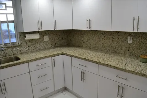 220 NW 87th Avenue Miami FL 33172