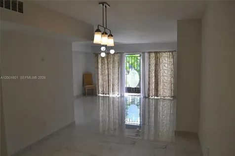 220 NW 87th Avenue Miami FL 33172