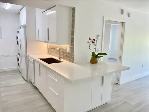 255 Galen Drive Key Biscayne FL 33149