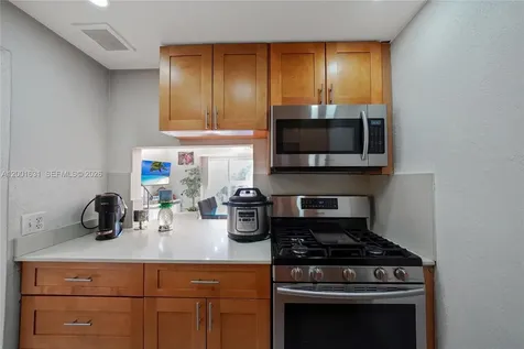 1305 W 53rd Street Hialeah FL 33012