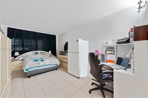 1305 W 53rd Street Hialeah FL 33012