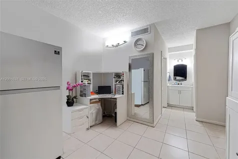 1305 W 53rd Street Hialeah FL 33012