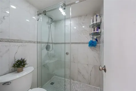 1305 W 53rd Street Hialeah FL 33012