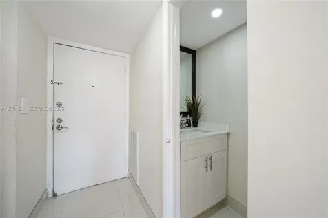 1305 W 53rd Street Hialeah FL 33012