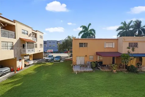 1305 W 53rd Street Hialeah FL 33012