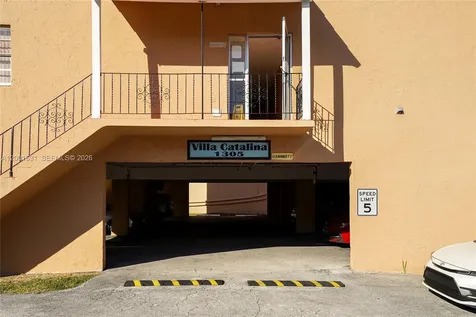 1305 W 53rd Street Hialeah FL 33012