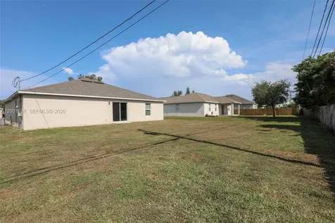 2352 SE Surrey Place Port St. Lucie FL 34952
