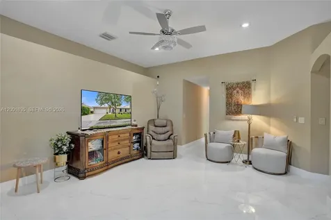 4286 NW 42nd Terrace Coconut Creek FL 33073
