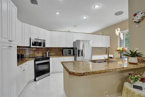 4286 NW 42nd Terrace Coconut Creek FL 33073
