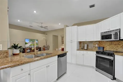 4286 NW 42nd Terrace Coconut Creek FL 33073