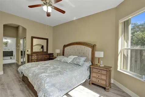 4286 NW 42nd Terrace Coconut Creek FL 33073