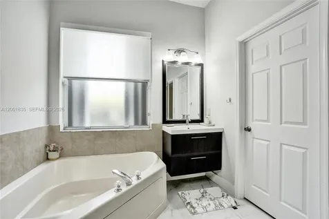4286 NW 42nd Terrace Coconut Creek FL 33073