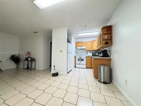 10765 SW 4th Street Sweetwater FL 33174