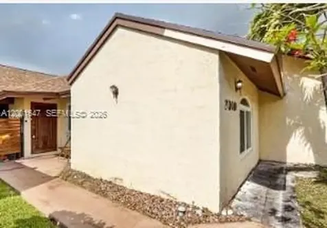 7010 SW 103rd Place Miami FL 33173