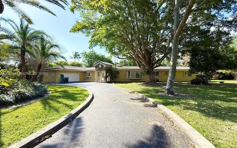 6282 SW 133rd Street Pinecrest FL 33156
