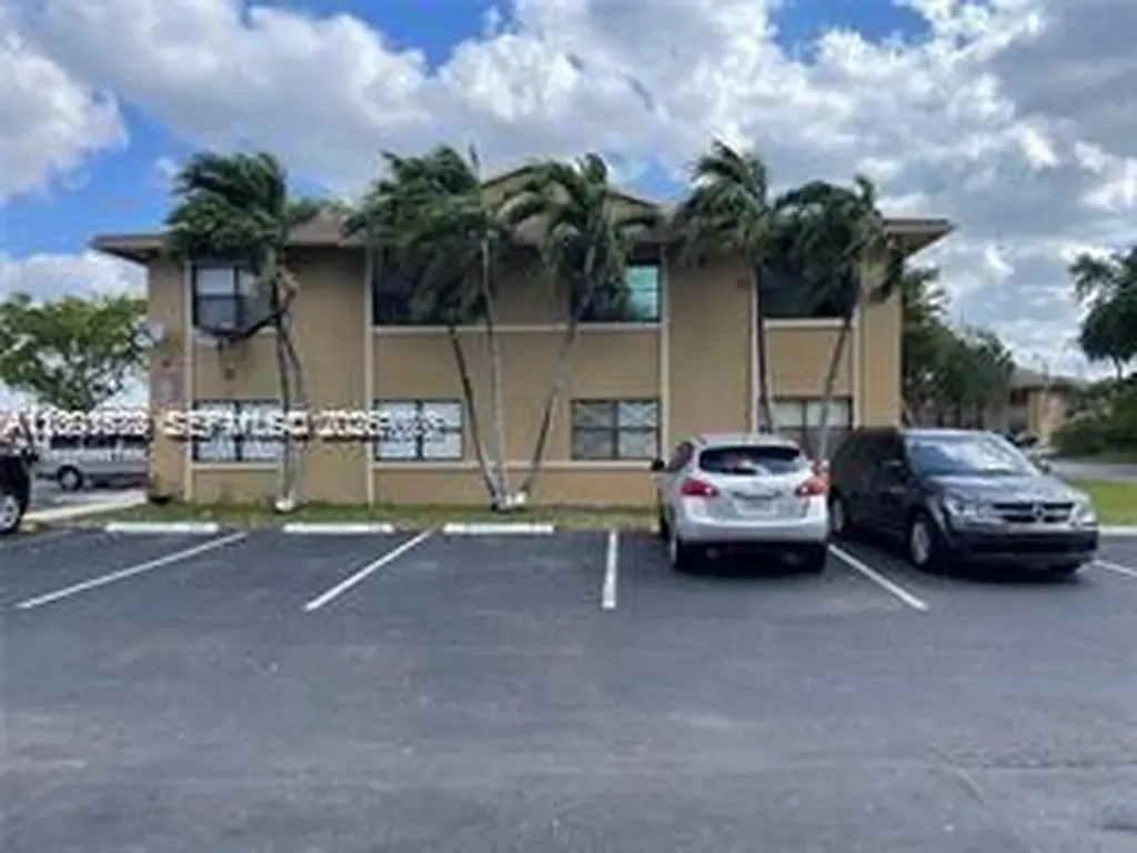 2605 W 67th Place Hialeah FL 33016