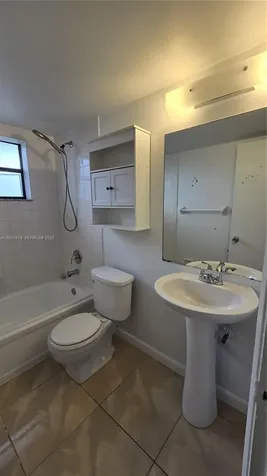 2605 W 67th Place Hialeah FL 33016