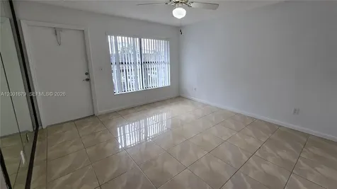 2605 W 67th Place Hialeah FL 33016