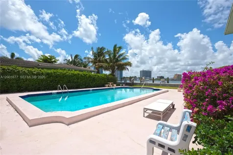 2250 Bay Drive Miami Beach FL 33141