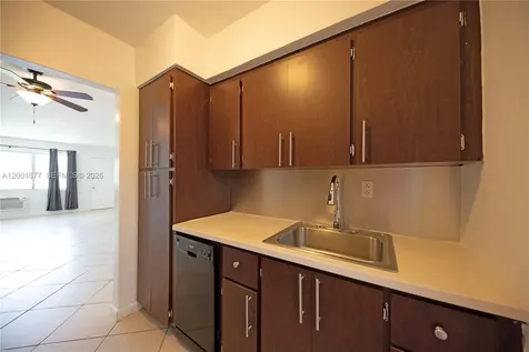 2250 Bay Drive Miami Beach FL 33141