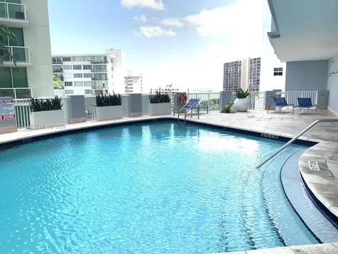 170 SE 14th Street Miami FL 33131