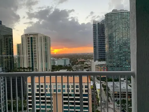 170 SE 14th Street Miami FL 33131
