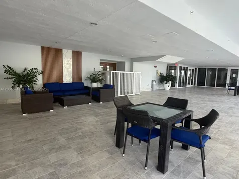 170 SE 14th Street Miami FL 33131