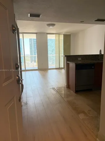 170 SE 14th Street Miami FL 33131