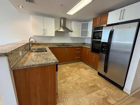170 SE 14th Street Miami FL 33131