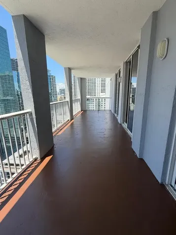 170 SE 14th Street Miami FL 33131