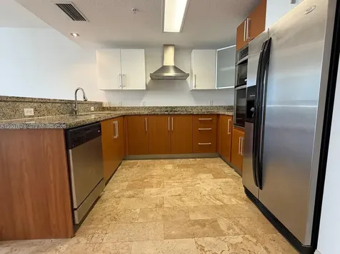 170 SE 14th Street Miami FL 33131