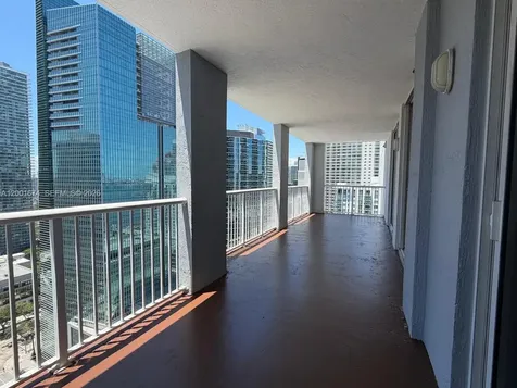 170 SE 14th Street Miami FL 33131