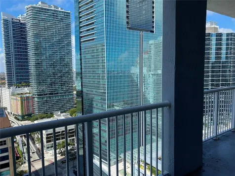 170 SE 14th Street Miami FL 33131