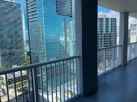 170 SE 14th Street Miami FL 33131