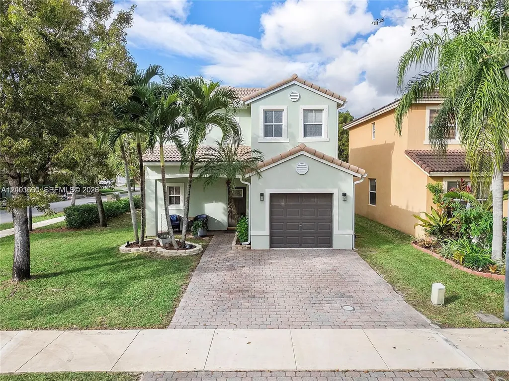 1975 SE 14 Street Homestead FL 33035