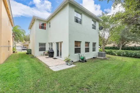 1975 SE 14 Street Homestead FL 33035