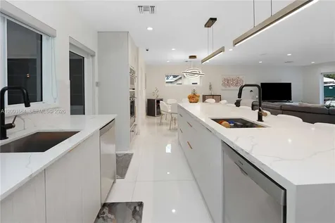 1220 Azalea Crescent Hollywood FL 33019