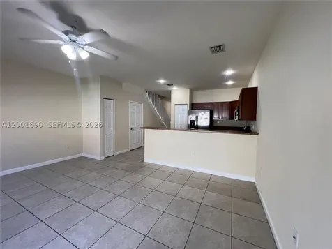 8913 W 35th Way Hialeah FL 33018