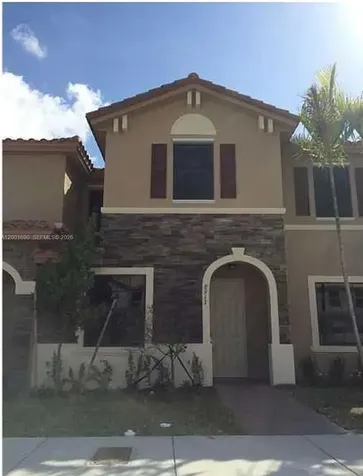 8913 W 35th Way Hialeah FL 33018