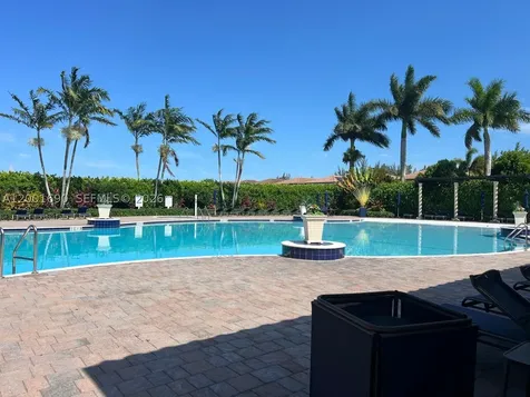 8913 W 35th Way Hialeah FL 33018
