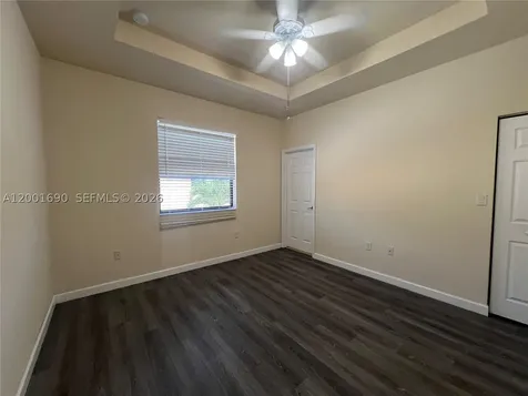 8913 W 35th Way Hialeah FL 33018