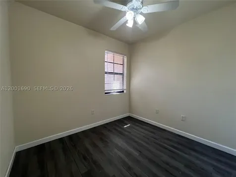 8913 W 35th Way Hialeah FL 33018