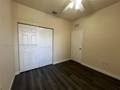 8913 W 35th Way Hialeah FL 33018