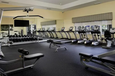 8913 W 35th Way Hialeah FL 33018
