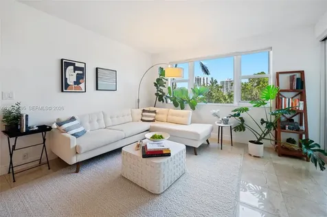 20000 E Country Club Drive Aventura FL 33180