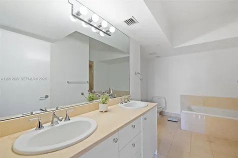 20000 E Country Club Drive Aventura FL 33180