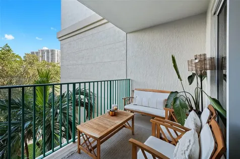 20000 E Country Club Drive Aventura FL 33180