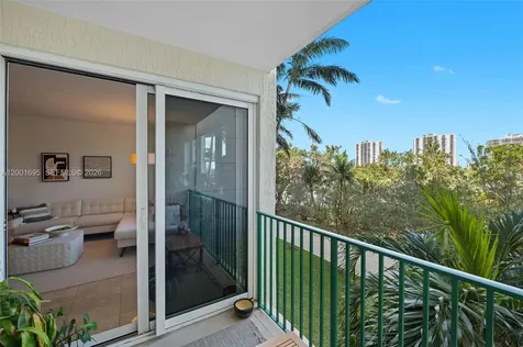 20000 E Country Club Drive Aventura FL 33180